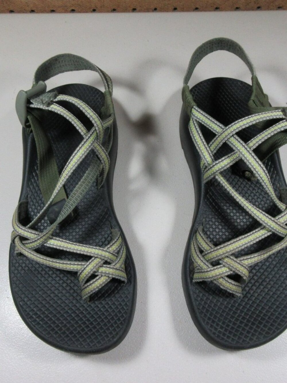 Chaco womens green an lime ZX2 strappy hiking sandals 8 M